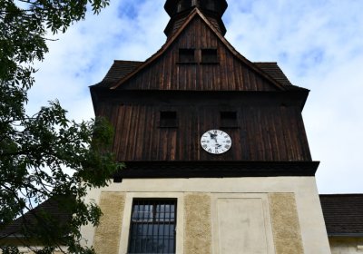 Úhošťany u kostela, Omnium, 2020