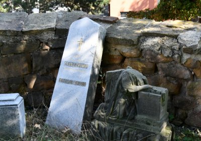 Vroutek u kostela, Omnium, 2020