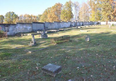 Hřbitov a náhrobky v roce 2021, O.C., 2021