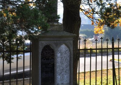 Hřbitov a náhrobky v roce 2021, O.C., 2021