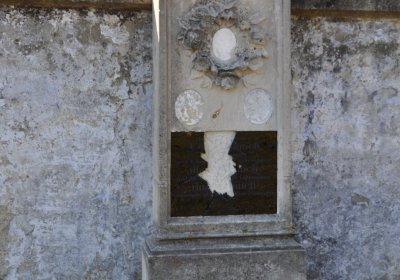 Hřbitov a náhrobky v roce 2021, O.C., 2021