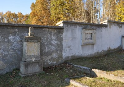 Hřbitov a náhrobky v roce 2021, O.C., 2021