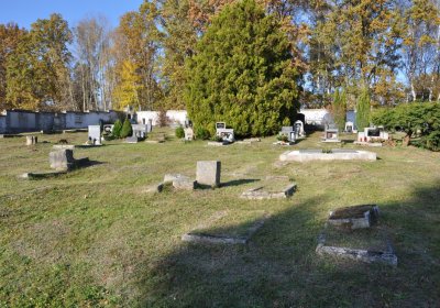 Hřbitov a náhrobky v roce 2021, O.C., 2021