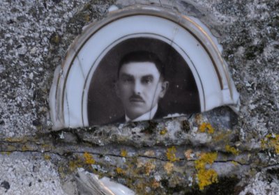 O.N., 2022